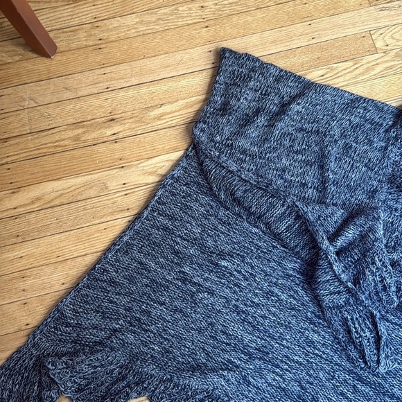 Chico’s Blue Marled Ruffle Knit Poncho Shawl One Size - Picture 6 of 6